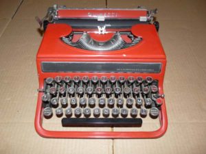 olivetti_studio_42_rosso